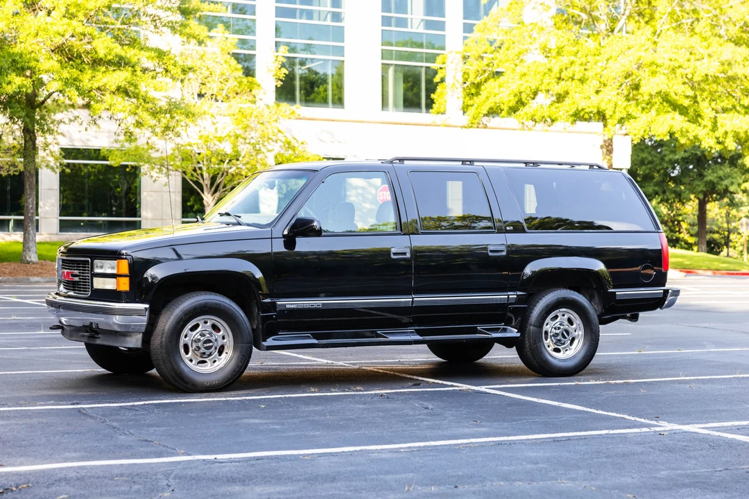 1998 GMC Suburban 8th Gen - Image 22 of 31