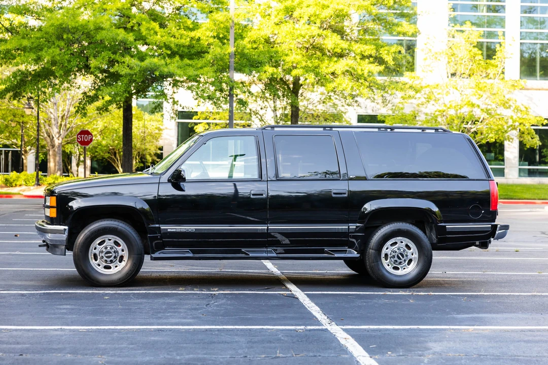 1998 GMC Suburban 8th Gen - Image 23 of 31