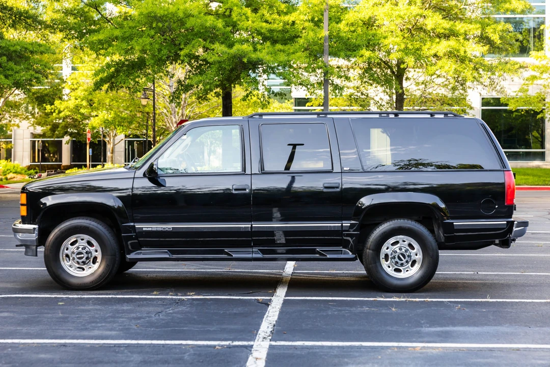 1998 GMC Suburban 8th Gen - Image 24 of 31