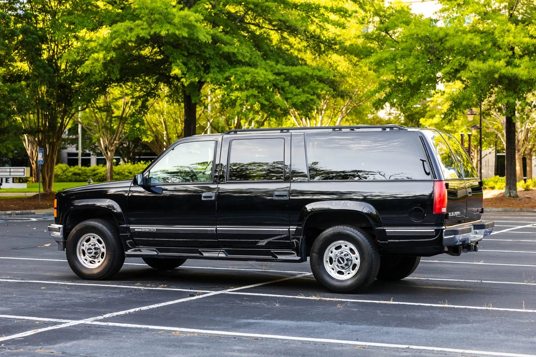 1998 GMC Suburban 8th Gen - Image 26 of 31