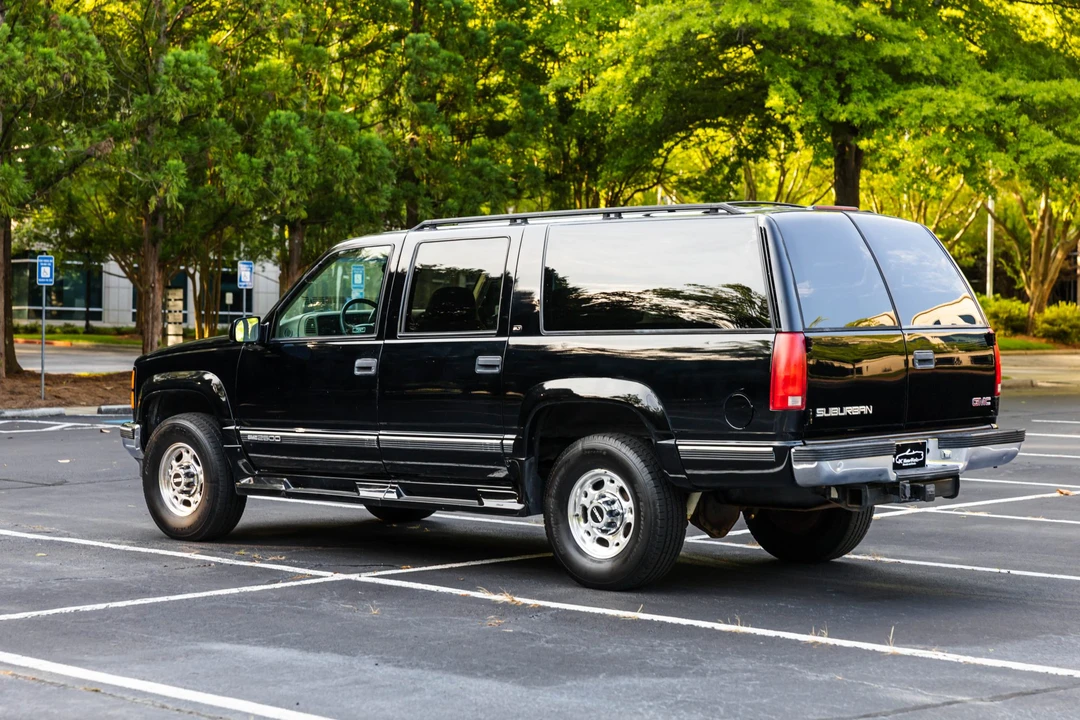 1998 GMC Suburban 8th Gen - Image 18 of 31