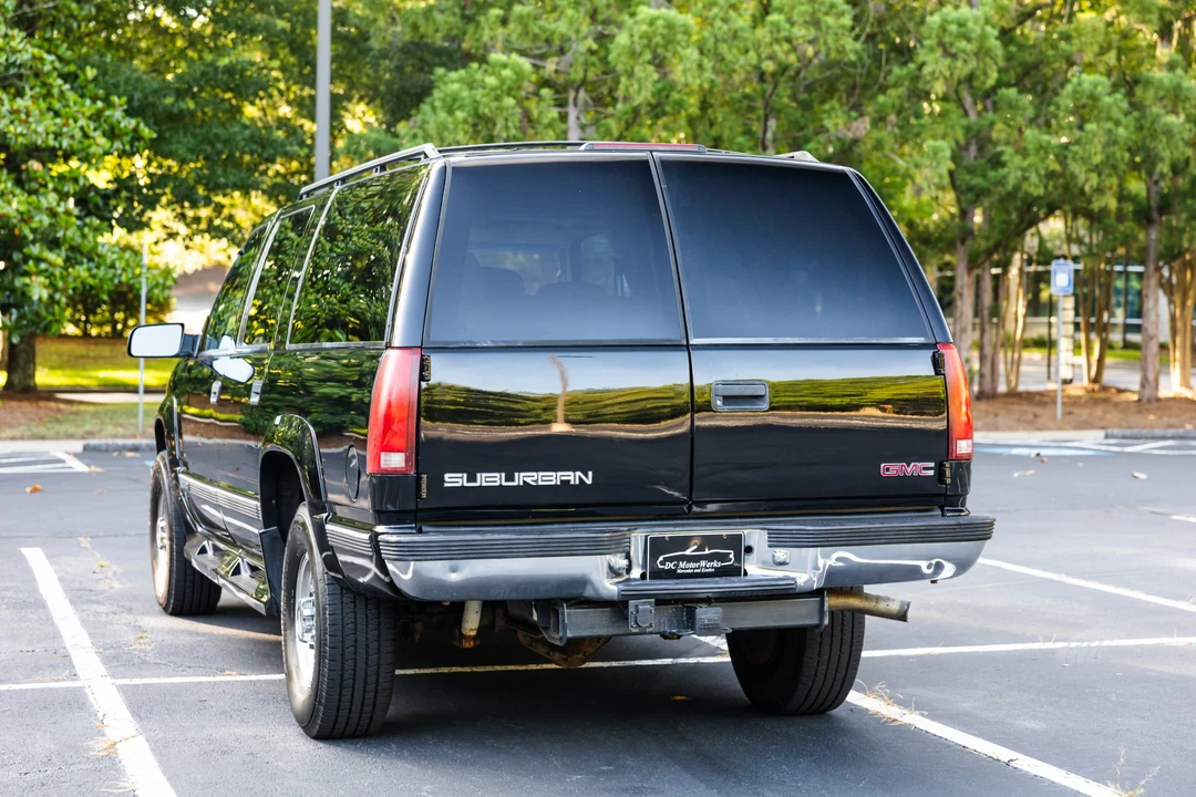 1998 GMC Suburban 8th Gen - Image 17 of 31