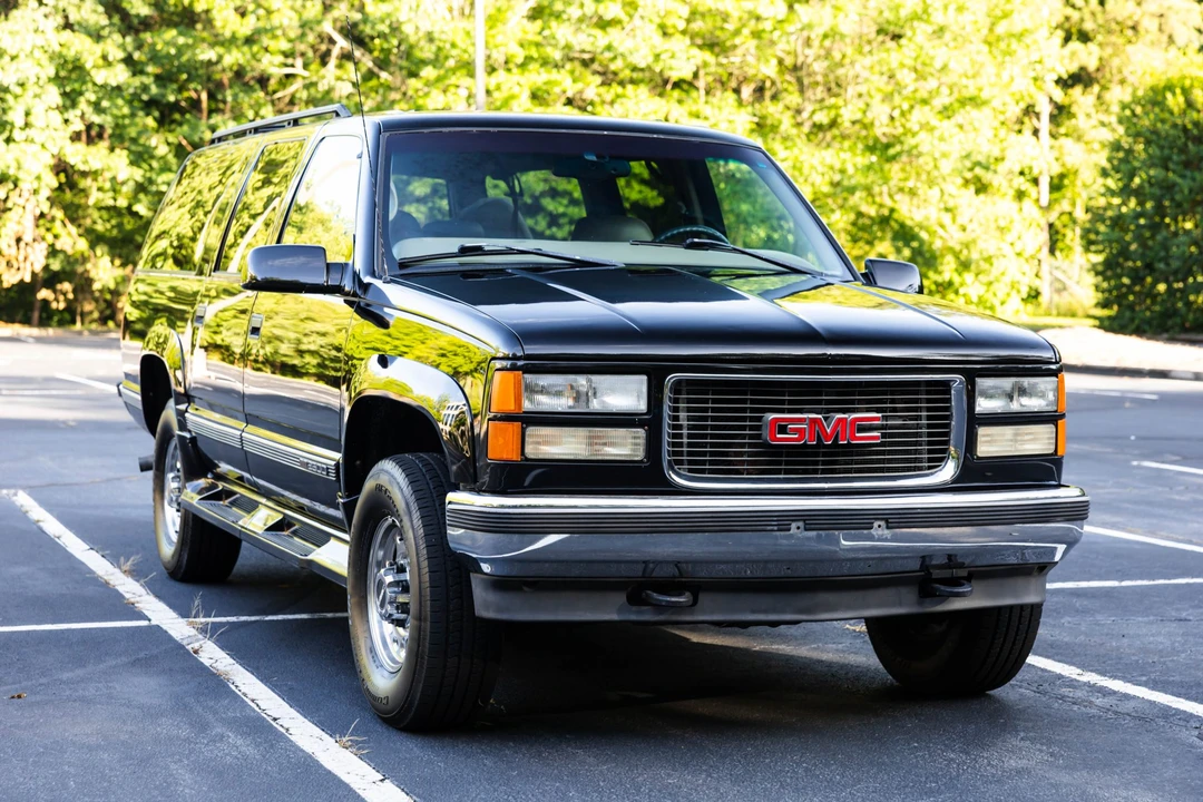 1998 GMC Suburban 8th Gen - Image 4 of 31