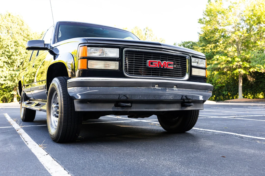 1998 GMC Suburban 8th Gen - Image 6 of 31