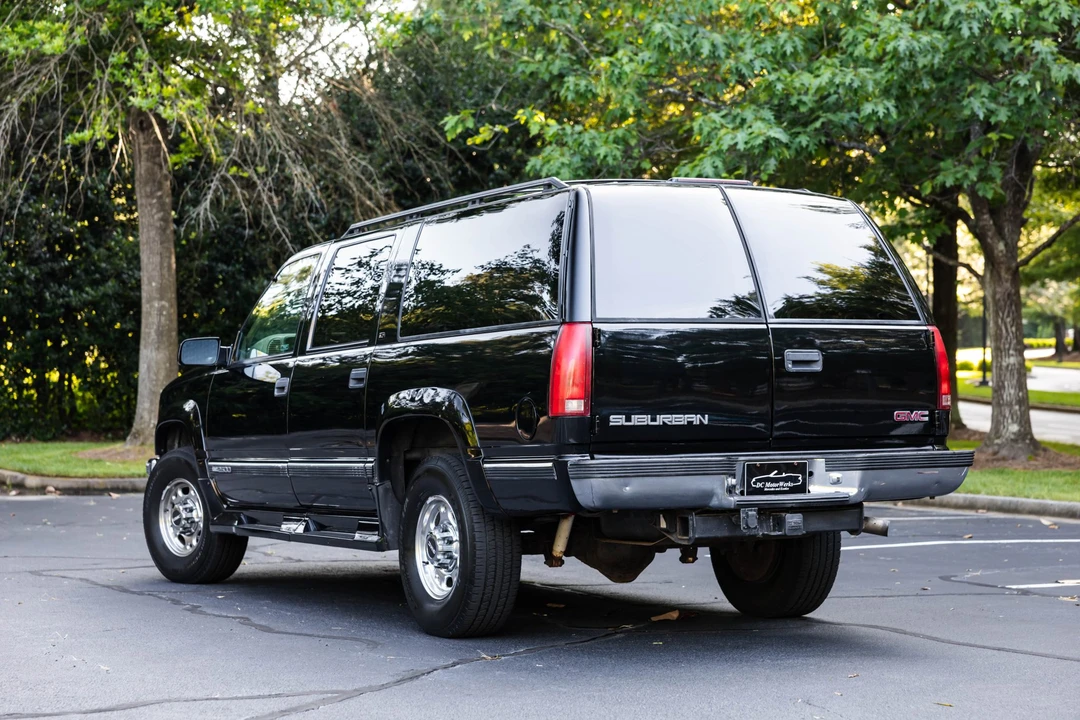1998 GMC Suburban 8th Gen - Image 19 of 31