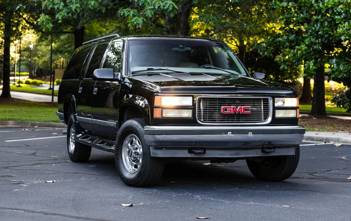 1998 GMC Suburban 8th Gen - Image 7 of 31