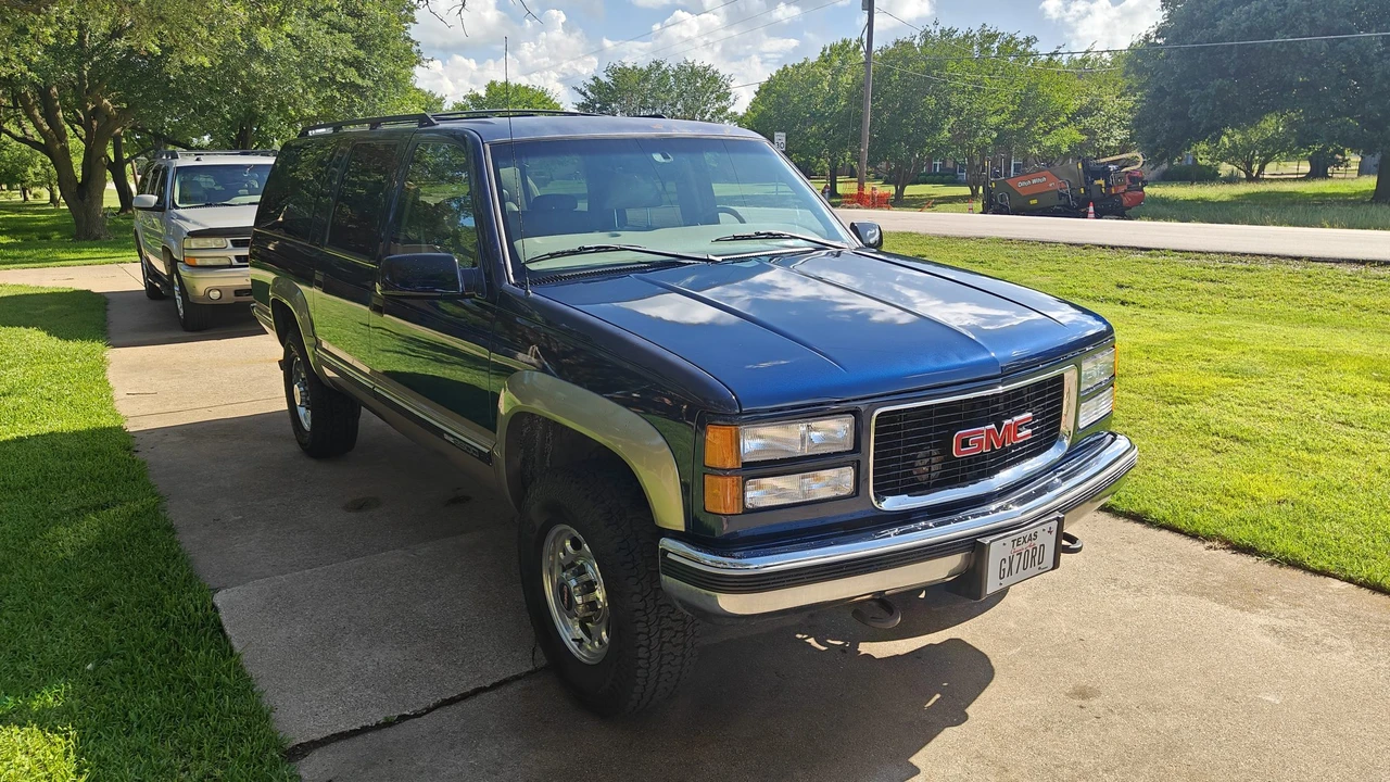 1998 GMC Suburban 8th Gen - Image 14 of 31
