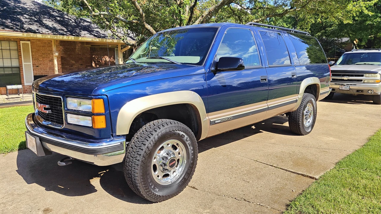 1998 GMC Suburban 8th Gen - Image 5 of 31