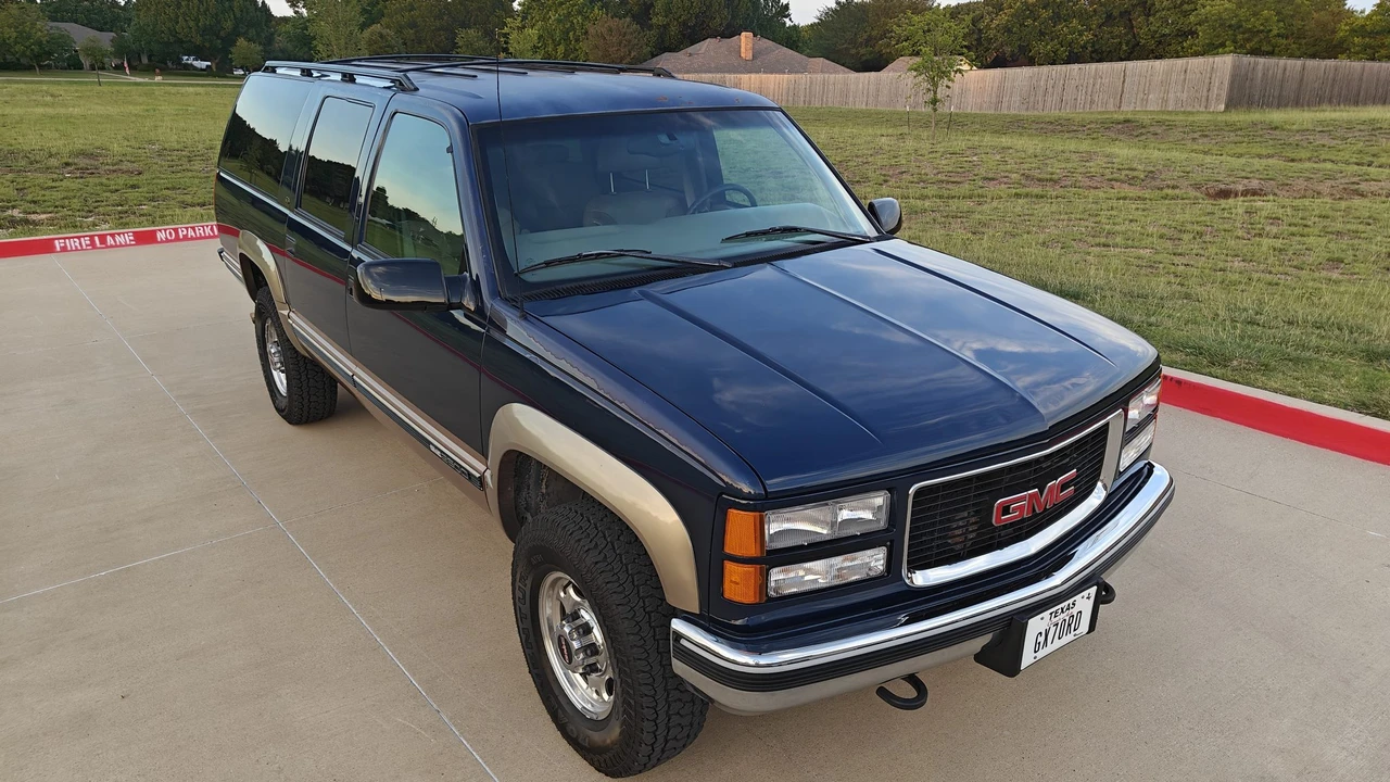 1998 GMC Suburban 8th Gen - Image 11 of 31