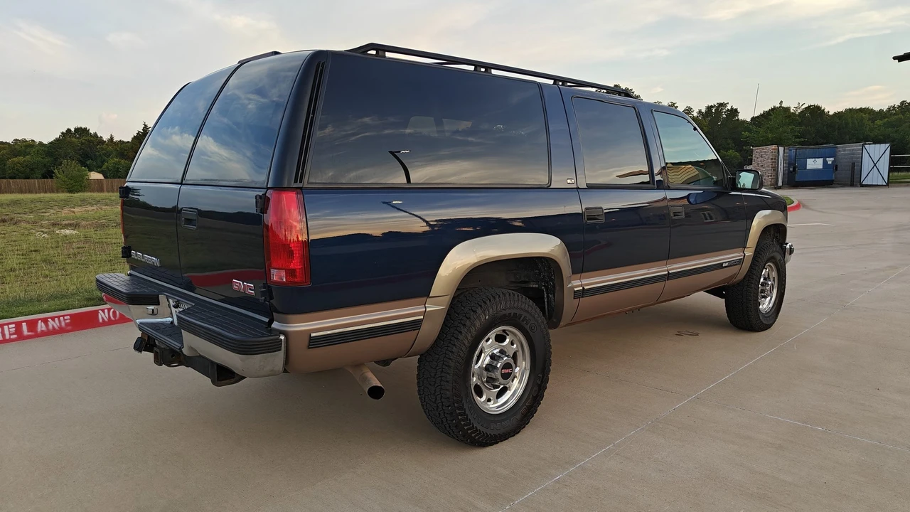 1998 GMC Suburban 8th Gen - Image 17 of 31
