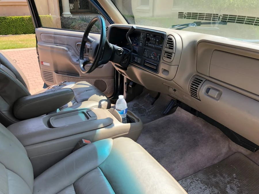 1998 GMC Suburban 8th Gen - Image 7 of 12
