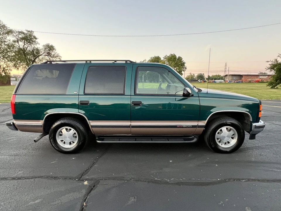 1998 GMC Yukon 1st Gen - Image 14 of 31