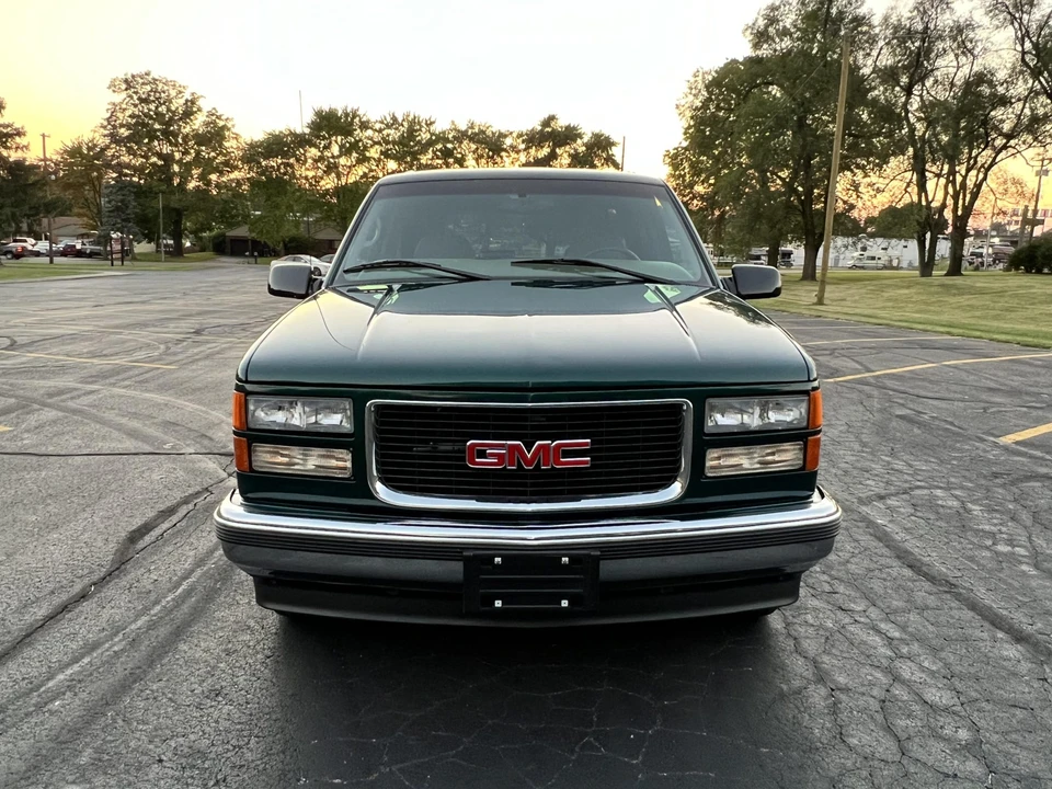 1998 GMC Yukon 1st Gen - Image 19 of 31
