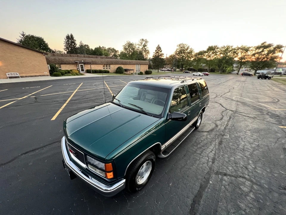 1998 GMC Yukon 1st Gen - Image 3 of 31