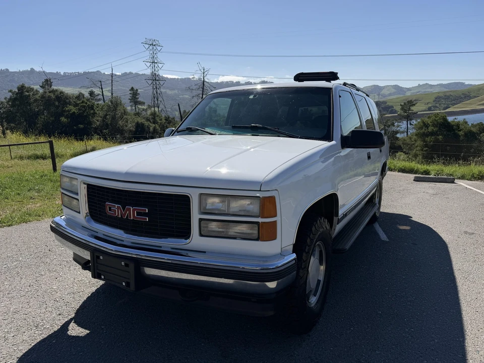 1998 GMC Yukon 1st Gen - Image 2 of 31