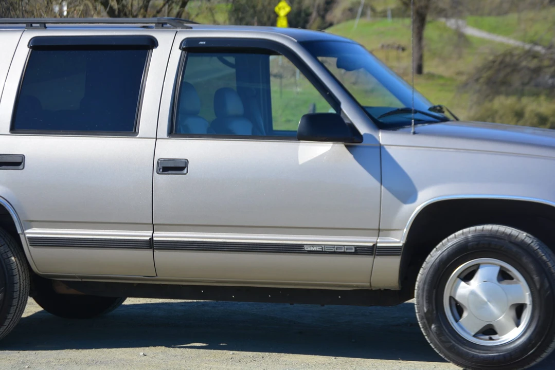 1998 GMC Yukon 1st Gen - Image 28 of 31