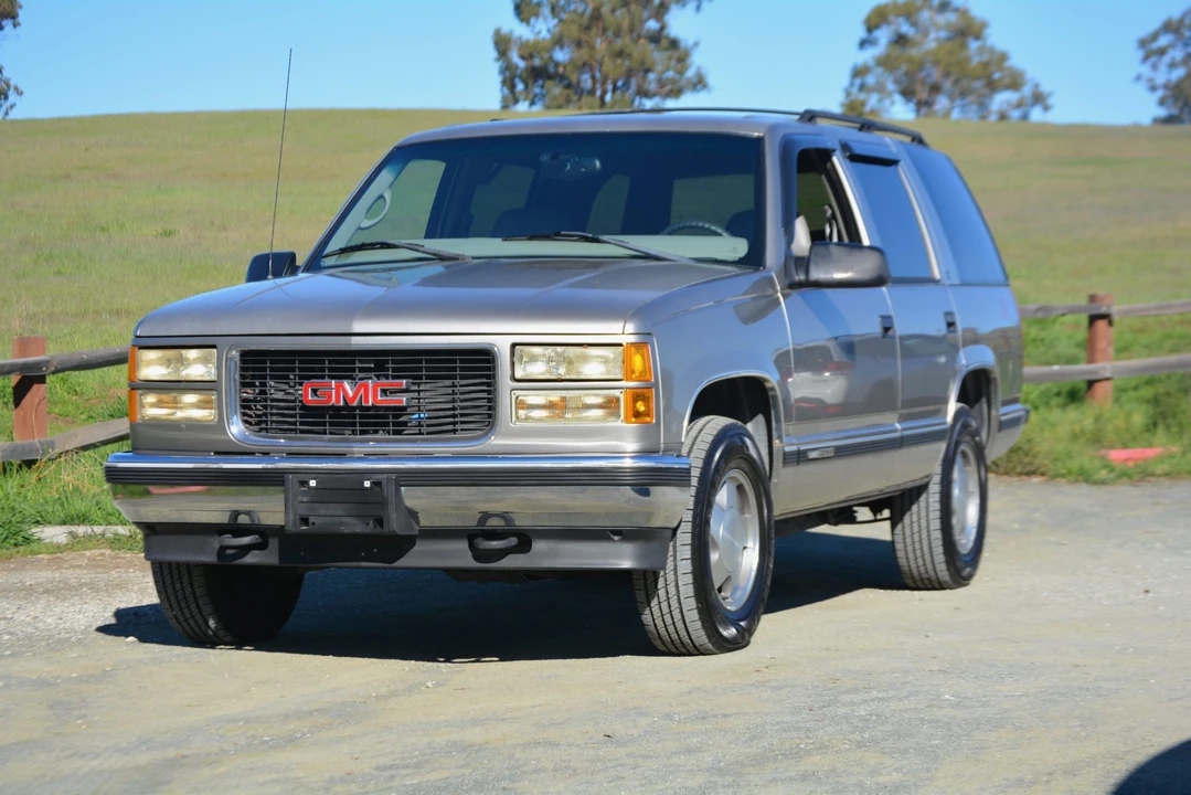 1998 GMC Yukon 1st Gen - Image 2 of 31