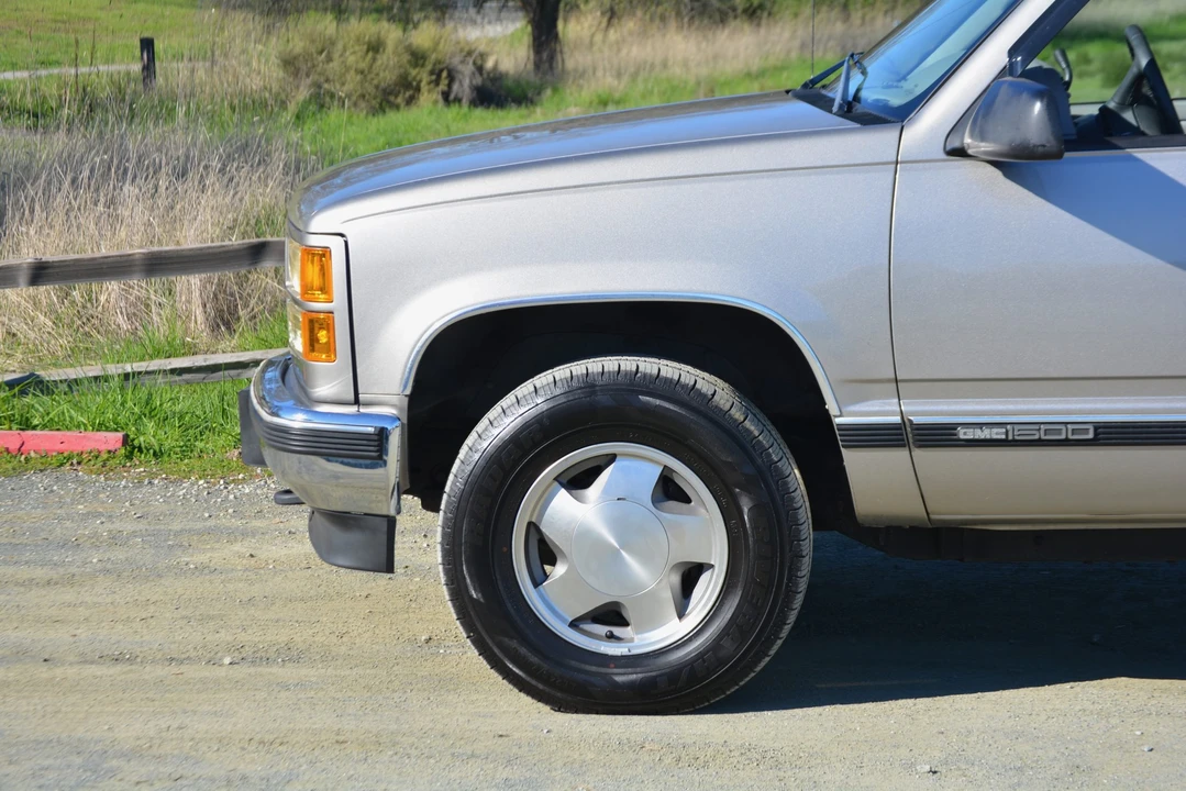 1998 GMC Yukon 1st Gen - Image 18 of 31