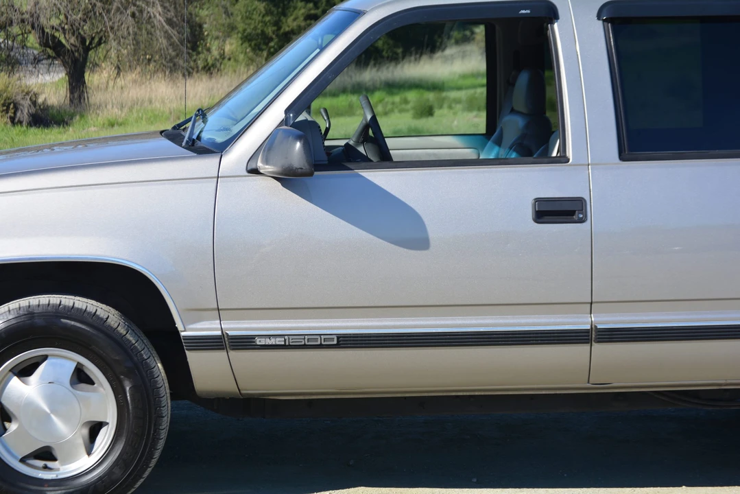 1998 GMC Yukon 1st Gen - Image 20 of 31