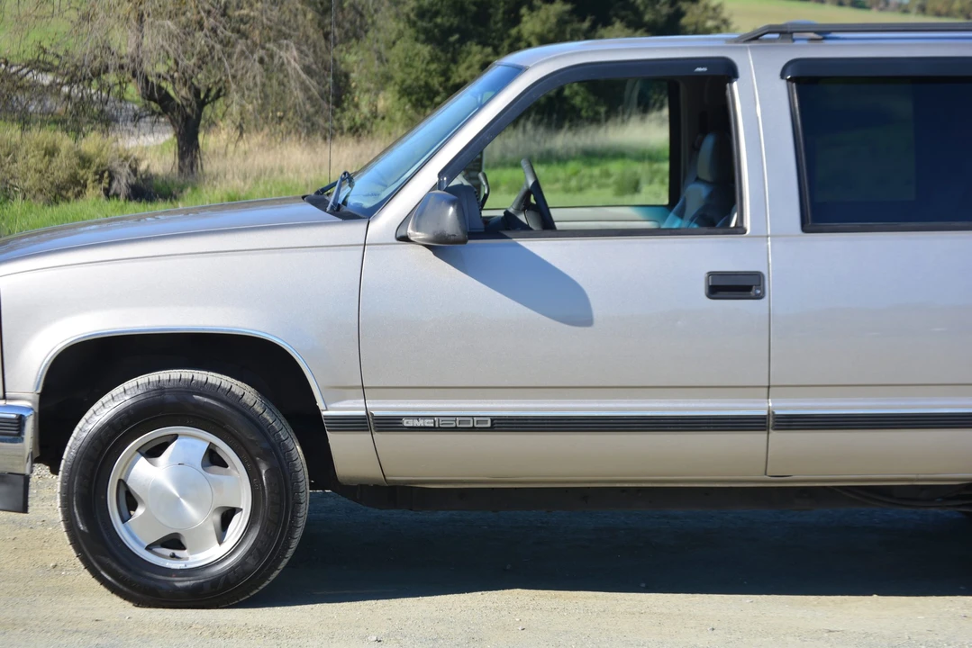1998 GMC Yukon 1st Gen - Image 19 of 31
