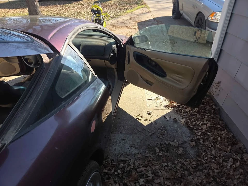 1998 Mitsubishi Eclipse 2nd Gen - Image 6 of 10