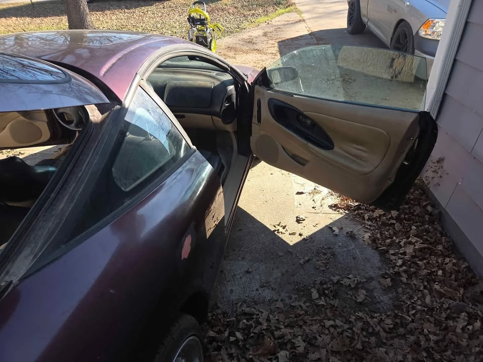 1998 Mitsubishi Eclipse 2nd Gen - Image 4 of 10