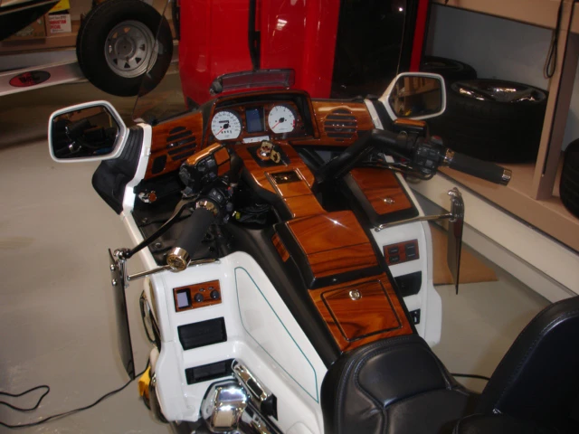 1998 Honda Gold Wing - Image 3 of 4