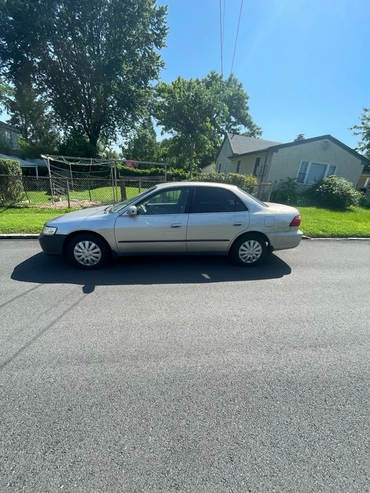 1998 Honda Accord 6th Gen - Image 2 of 7
