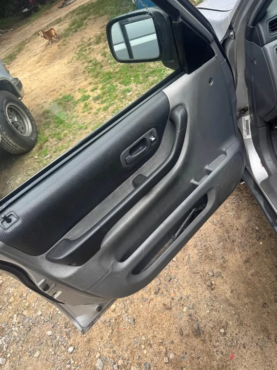 1998 Honda CR-V 1st Gen - Image 5 of 11