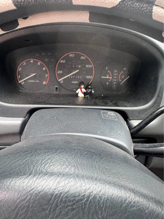 1998 Honda CR-V 1st Gen - Image 7 of 11