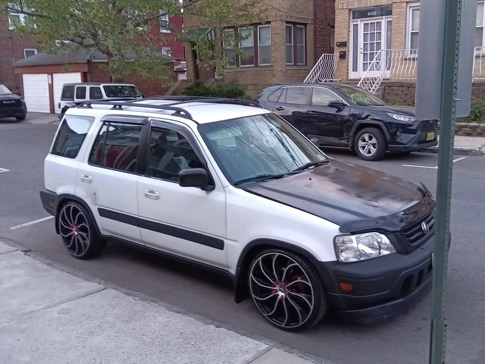 1998 Honda CR-V 1st Gen - Image 2 of 10