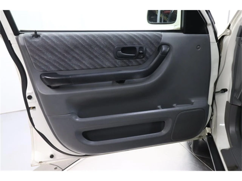 1998 Honda CR-V 1st Gen - Image 19 of 31