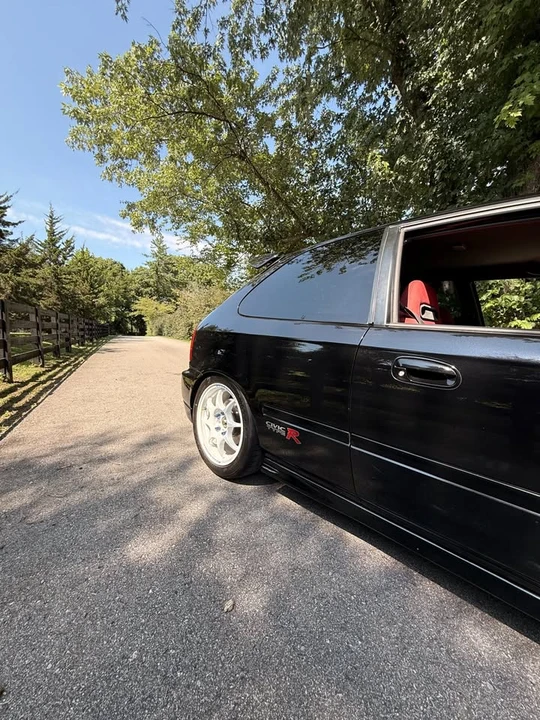 1998 Honda EK9 Civic Type R - Image 2 of 9