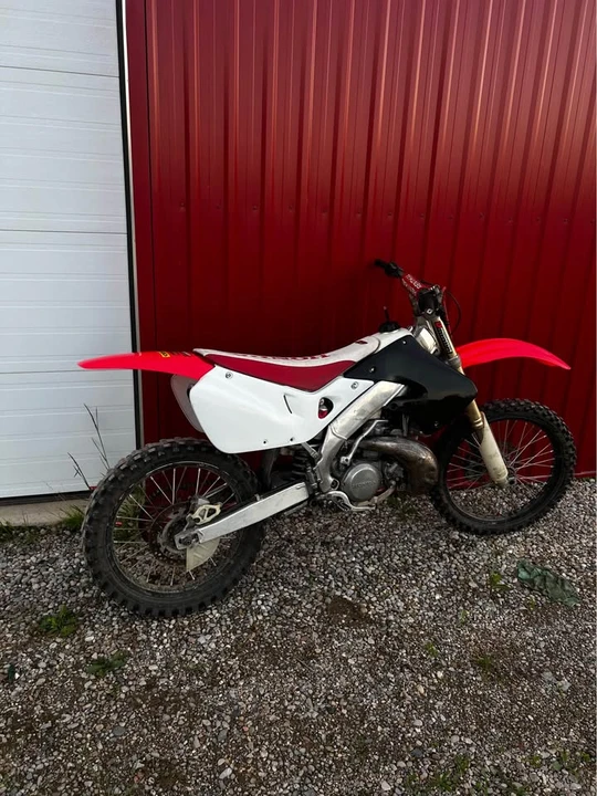 1998 Honda CR - Image 3 of 8