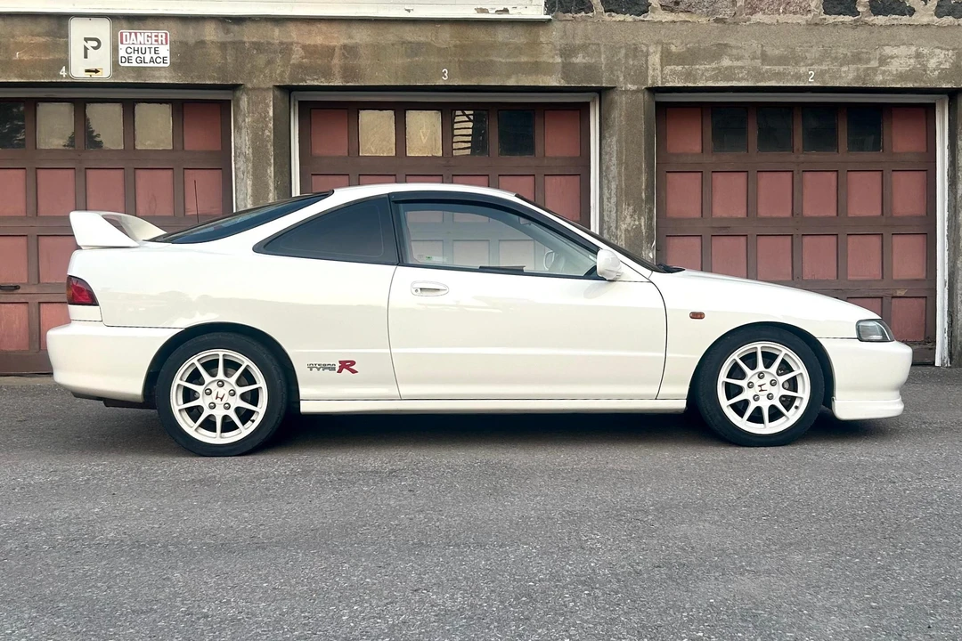 1998 Acura Integra Type R 3rd Gen - Image 3 of 31