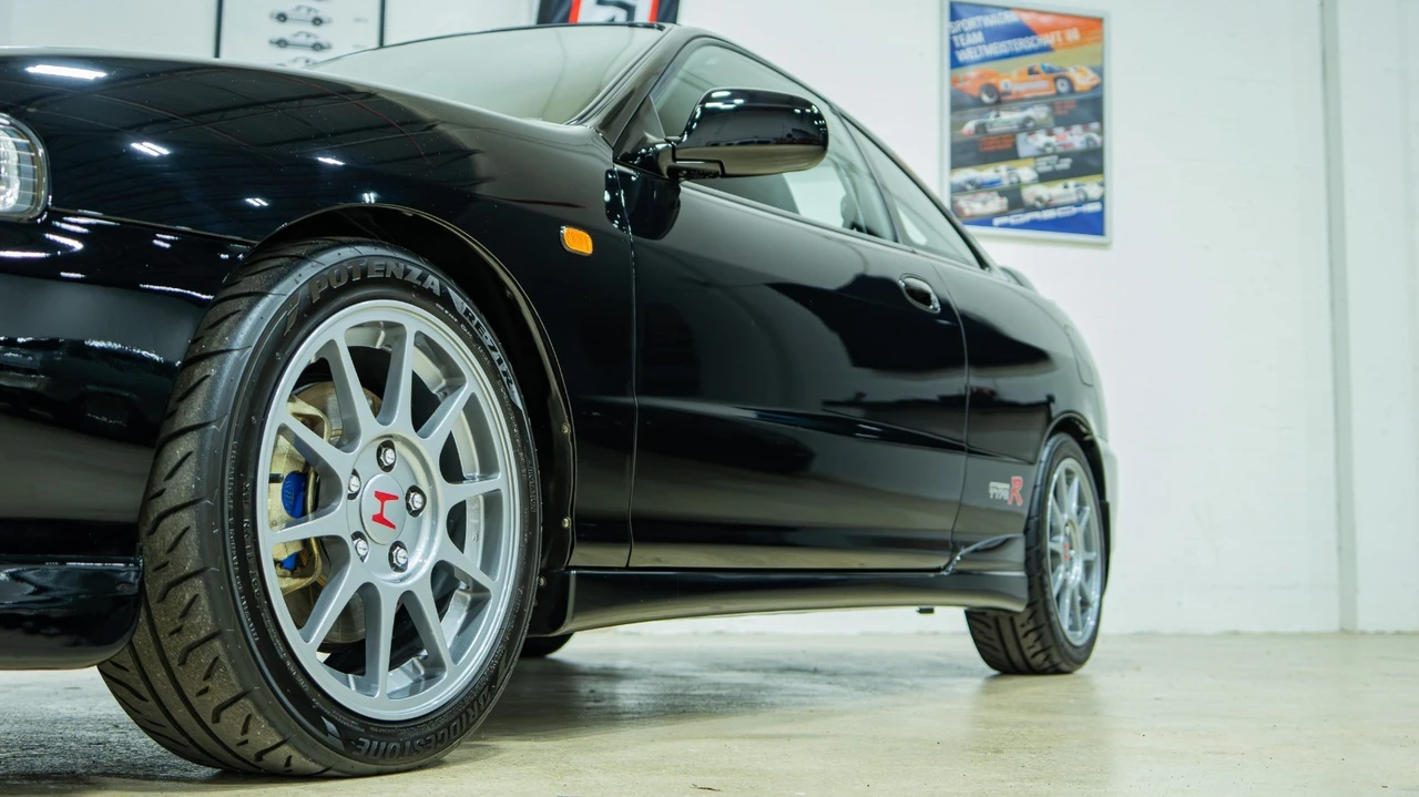 1998 Acura Integra Type R 3rd Gen - Image 2 of 21