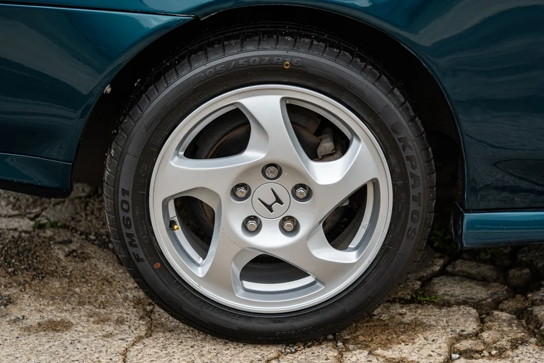 1998 Honda Prelude 5th Gen - Image 12 of 30