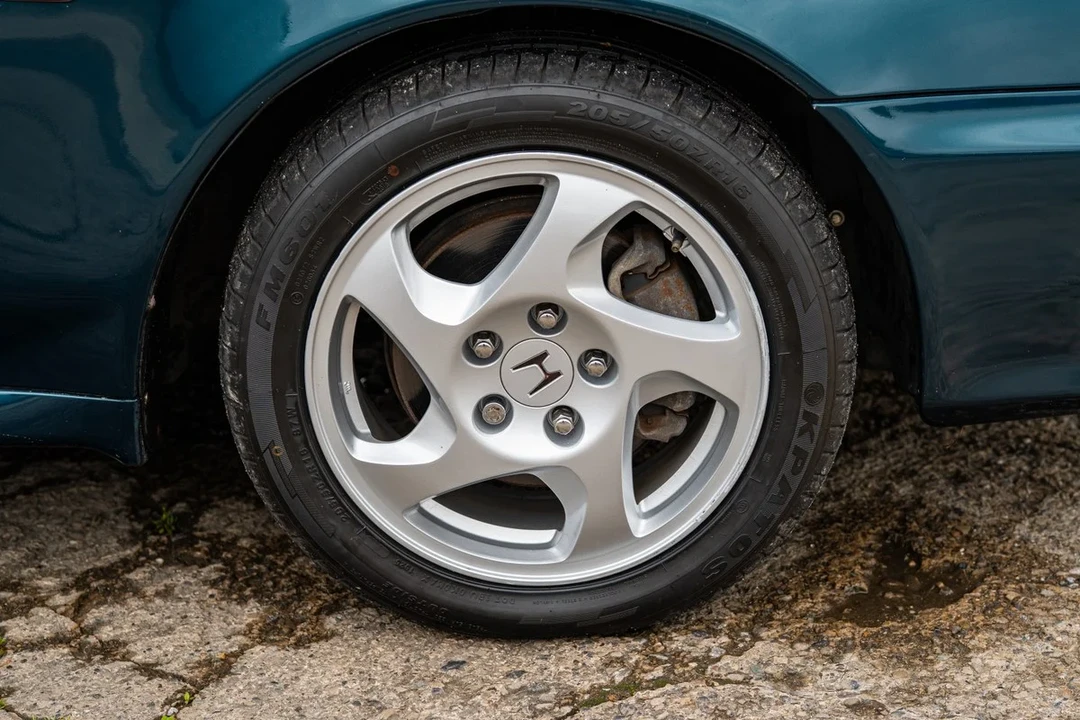 1998 Honda Prelude 5th Gen - Image 13 of 30