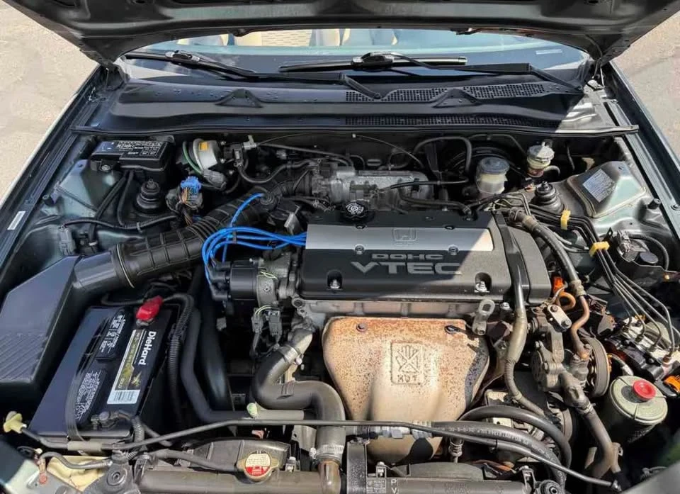 1998 Honda Prelude 5th Gen - Image 11 of 13