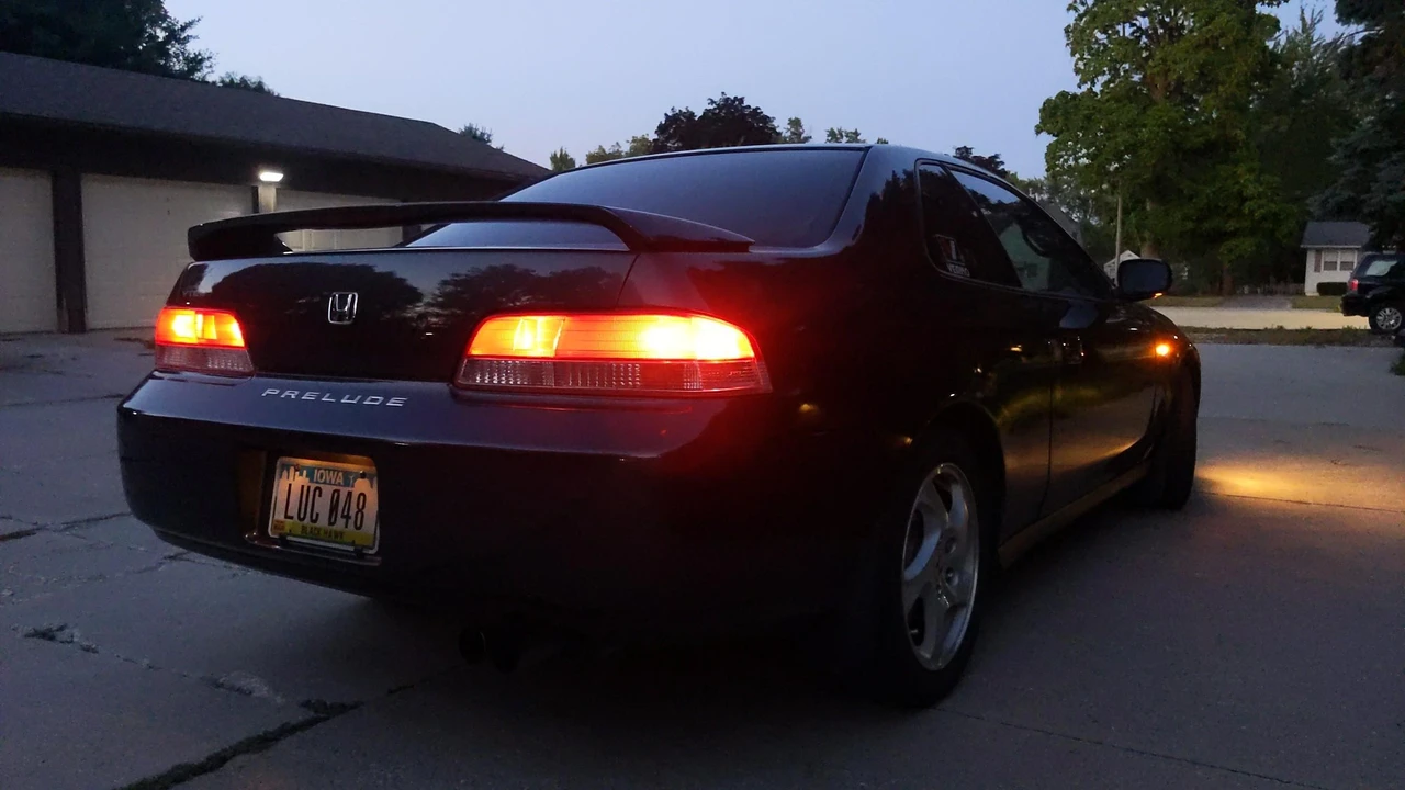 1998 Honda Prelude 5th Gen - Image 19 of 31
