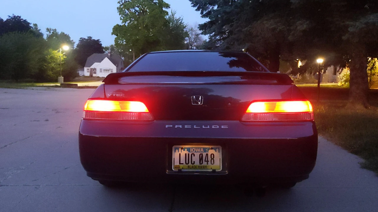 1998 Honda Prelude 5th Gen - Image 18 of 31