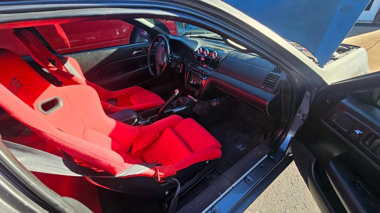 1998 Honda Prelude 5th Gen - Image 14 of 31