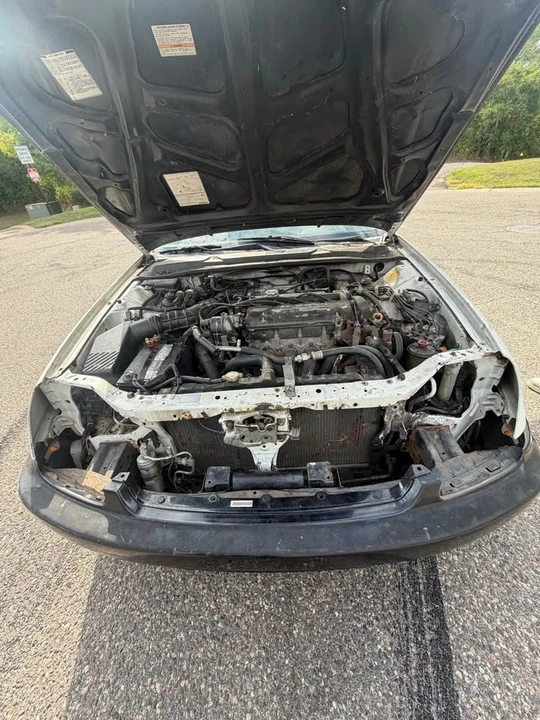 1998 Honda Prelude 5th Gen - Image 9 of 16