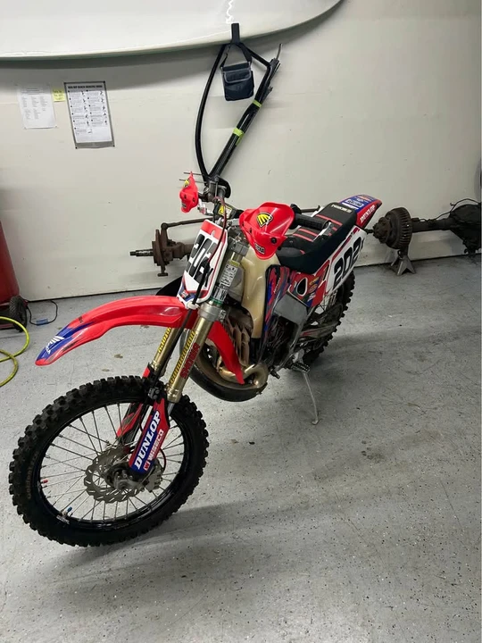 1998 Honda CR - Image 2 of 4