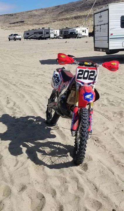 1998 Honda CR - Image 4 of 4