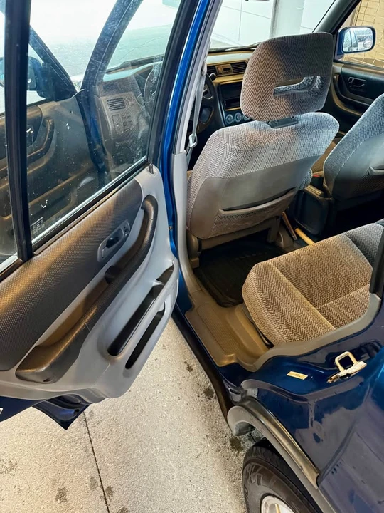 1998 Honda CR-V 1st Gen - Image 9 of 12