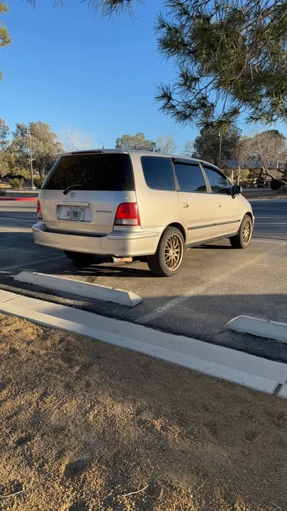 1998 Honda Odyssey - Image 2 of 11