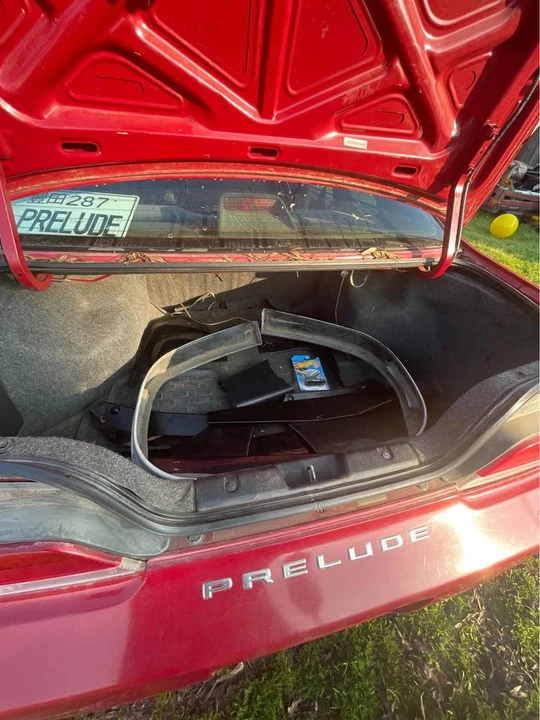 1998 Honda Prelude 5th Gen - Image 5 of 8