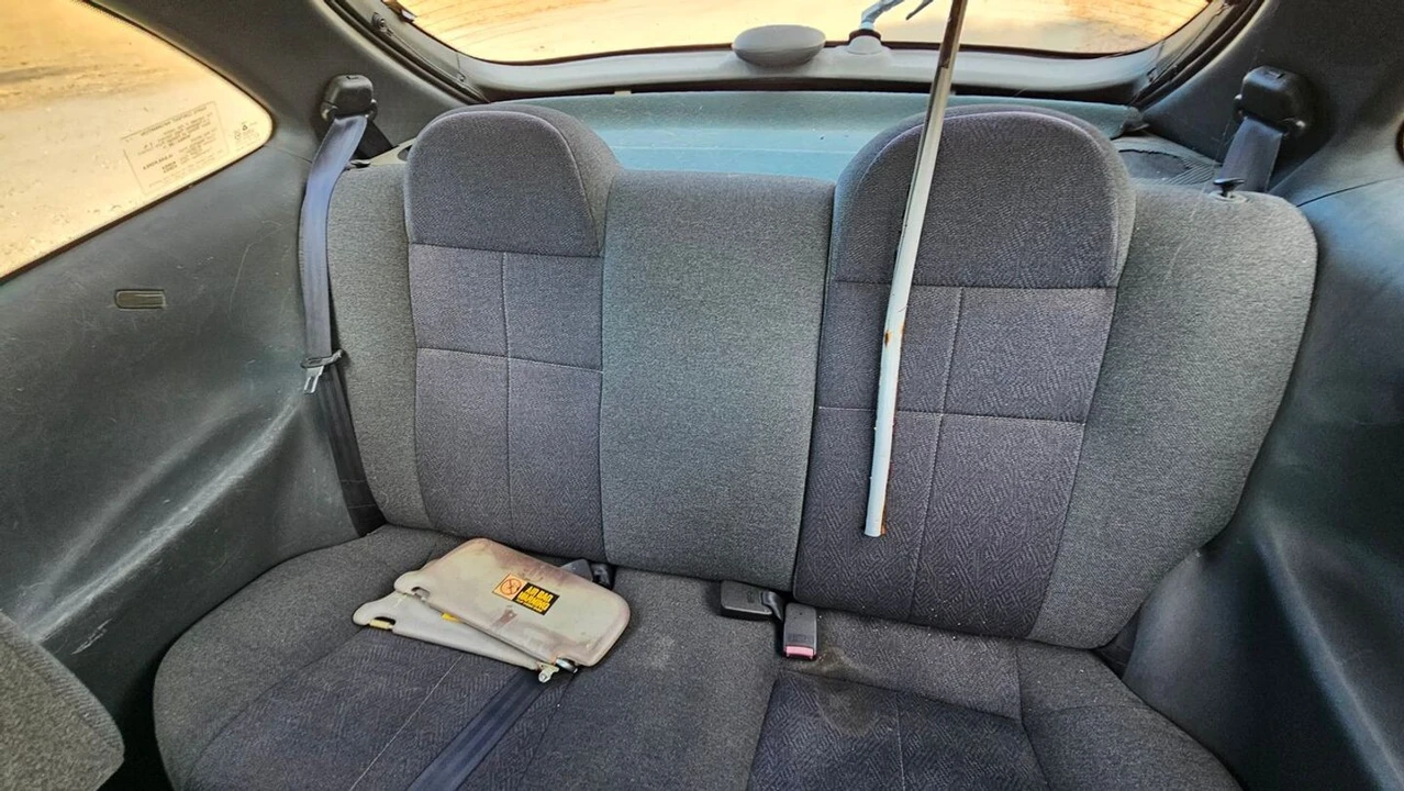 1998 Hyundai Accent - Image 18 of 21