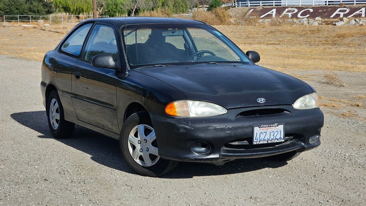 1998 Hyundai Accent - Image 4 of 21